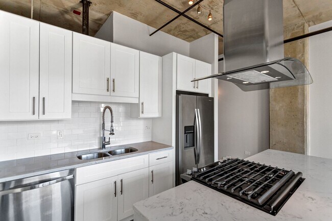 Foto del edificio - 50 E 16th St