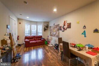 Building Photo - 130 S 46th St