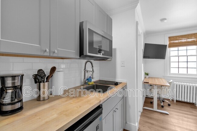 Building Photo - 23 Allen St