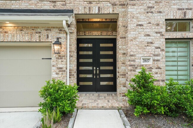 Foto del edificio - 21837 Otter Pt Ln