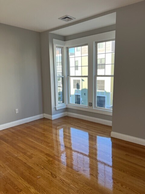 Foto del edificio - 283 W 5th St