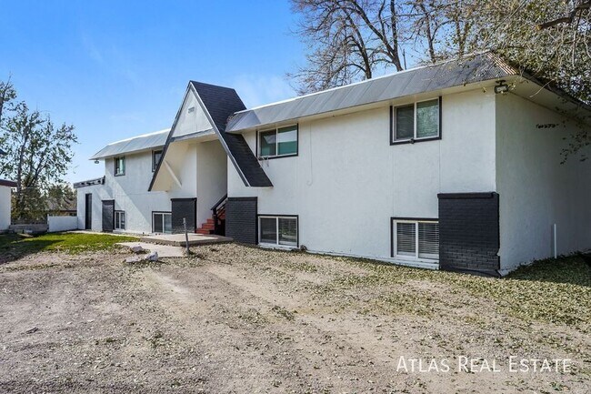 Building Photo - 2107 Preuss Rd