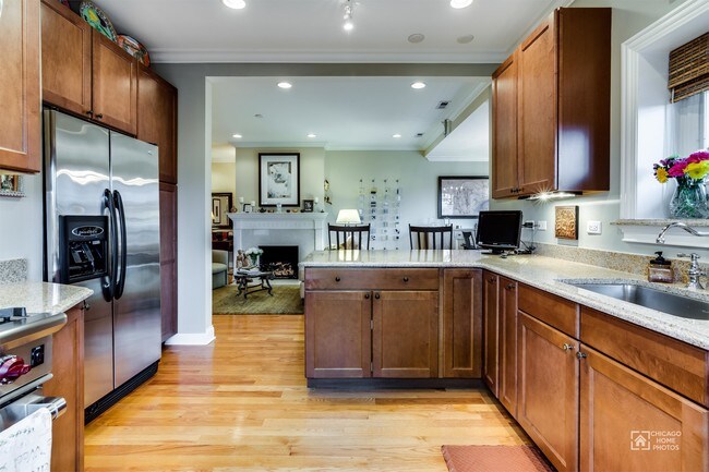 Photo - 632 Hinman Ave