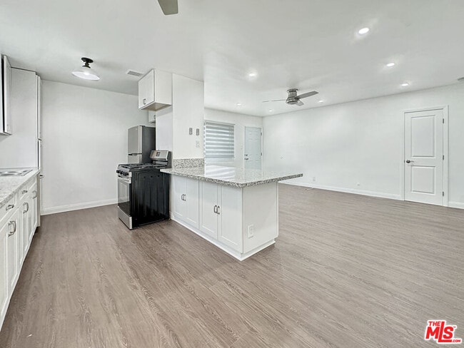 Building Photo - 5113 Roseland St