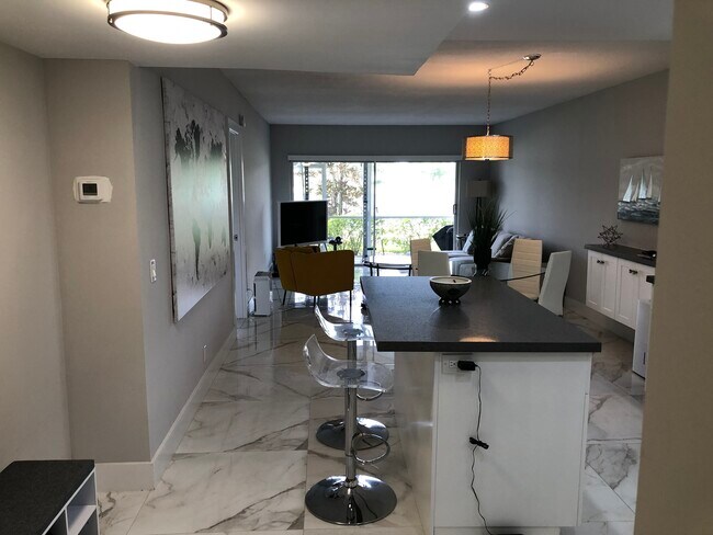 Foto del edificio - 2801 N Palm Aire Dr