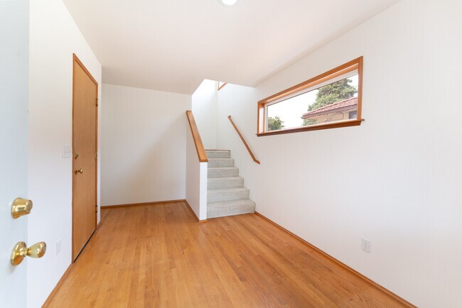 Building Photo - 8843 39th Ave S