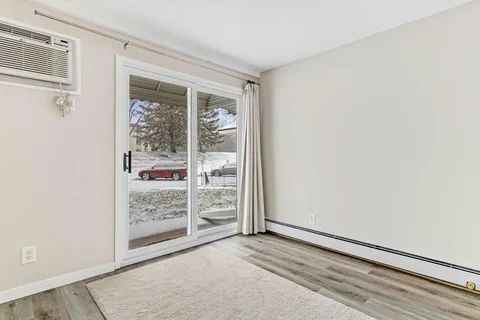 Building Photo - 130 Demont Ave