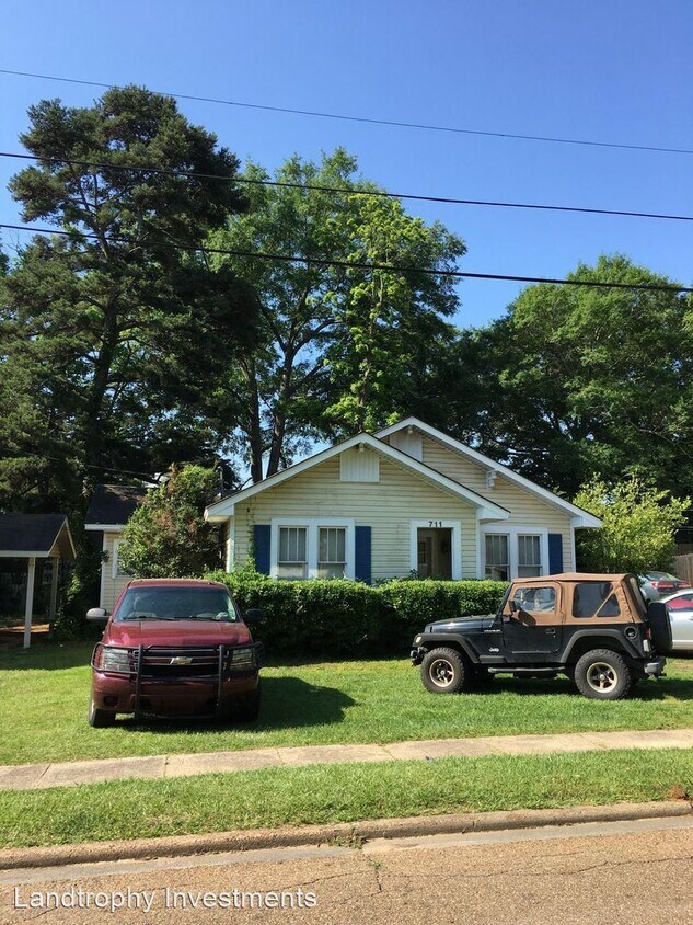 Primary Photo - 4 br, 2 bath House - 711 W Georgia Ave
