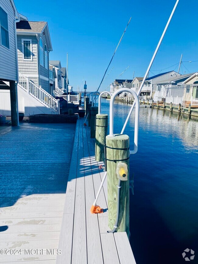 Lagoon Ocean Beach Apartments for Rent with a Garage Lavallette, NJ