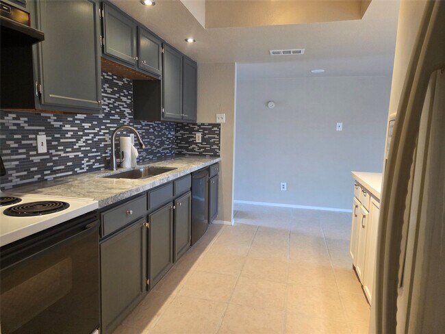 Foto del edificio - 14777 Wunderlich Dr