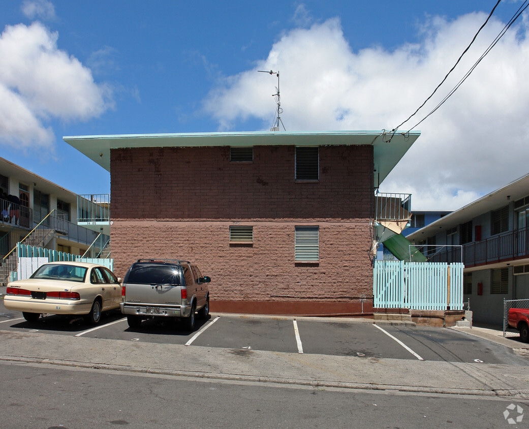 Building Photo - 94-105 Pupukahi St
