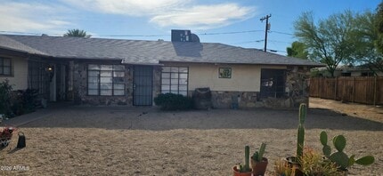 Building Photo - 6212 N 12th Pl