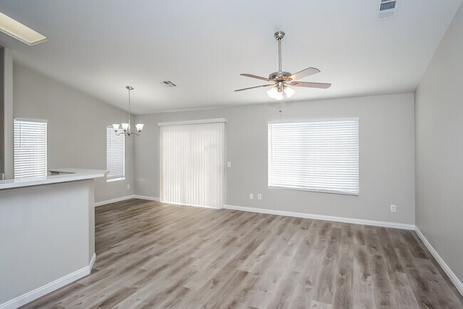 Foto del edificio - 4630 Zia Ridge St
