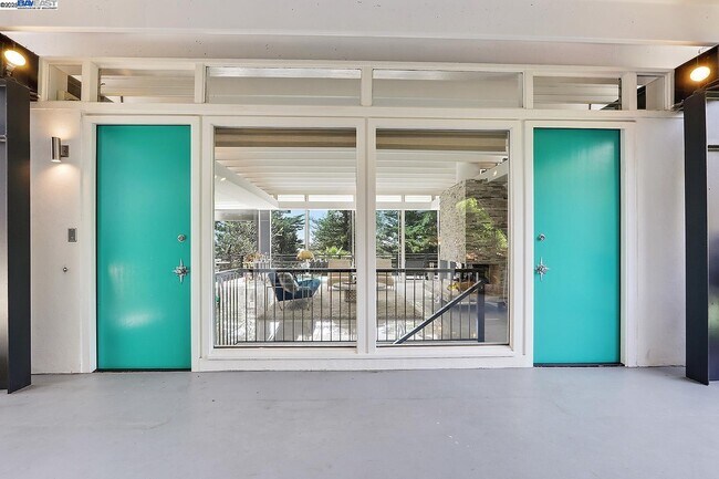 Foto del edificio - 6624 Saroni Dr