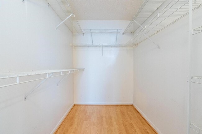 Building Photo - 4319 Greenbriar Ln