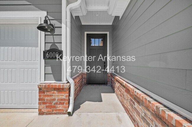 Foto del edificio - Live New in Bentonville | 3BR Beauty with Backyard