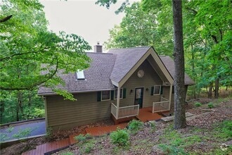 Building Photo - 127 Columbine Dr