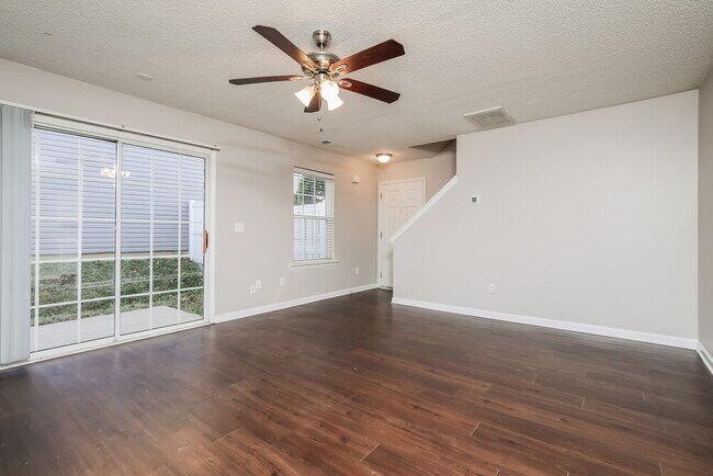 Foto del edificio - 3216 Marcony Way