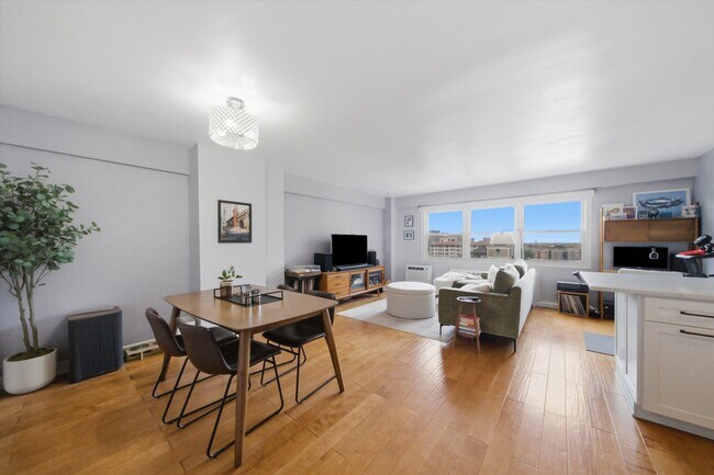 Foto del edificio - 2909 N Sheridan Rd