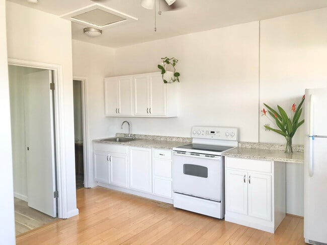 Building Photo - 317 Auhana Rd