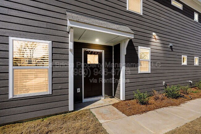 Building Photo - 5052 Falstone Dr