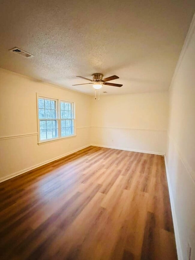 Foto del edificio - 1692 Kinglet Rd