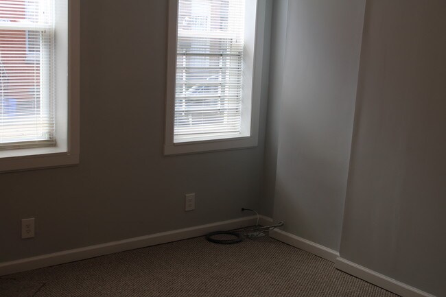 Building Photo - 2631 Manton St