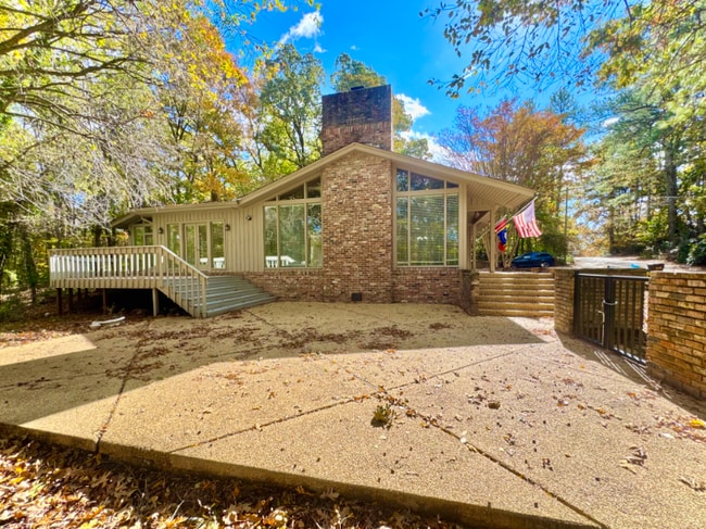 Building Photo - 1812 Seminole Rd