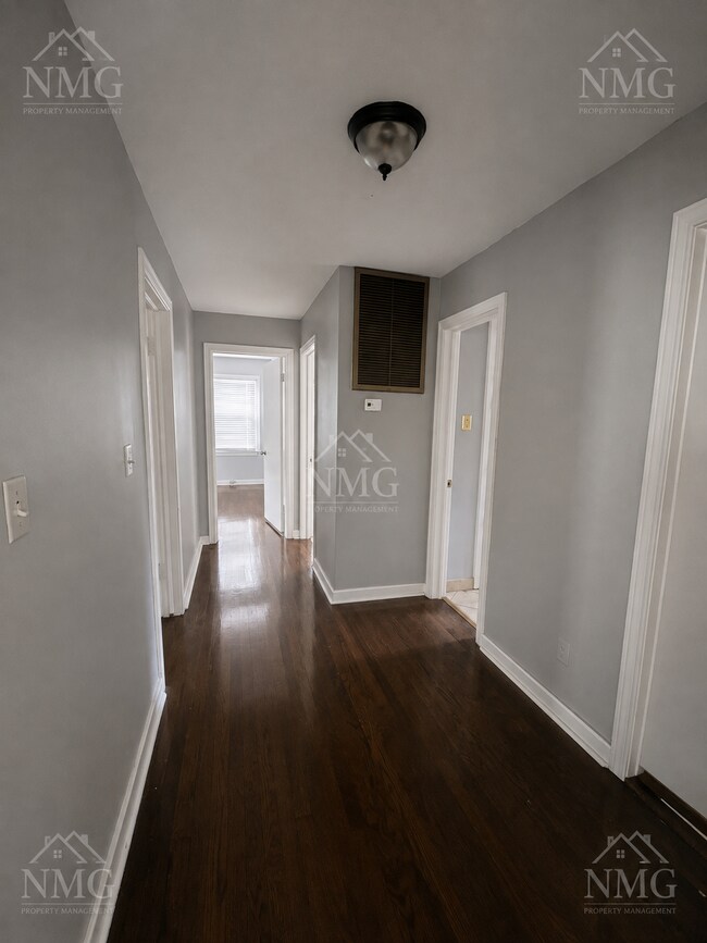 Foto del edificio - 4247 E Ridge Dr