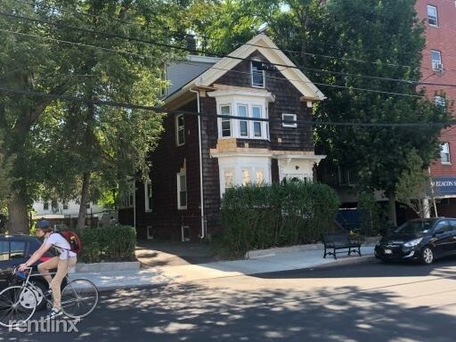 Building Photo - 82 Beacon St