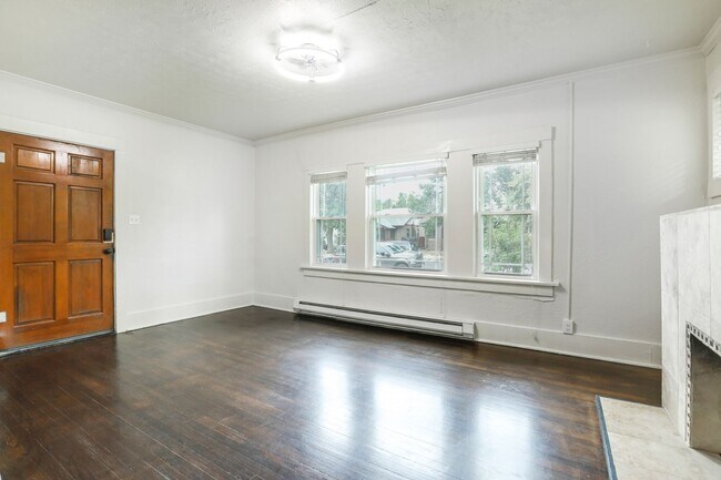 Foto del edificio - 848-852 S Logan St.