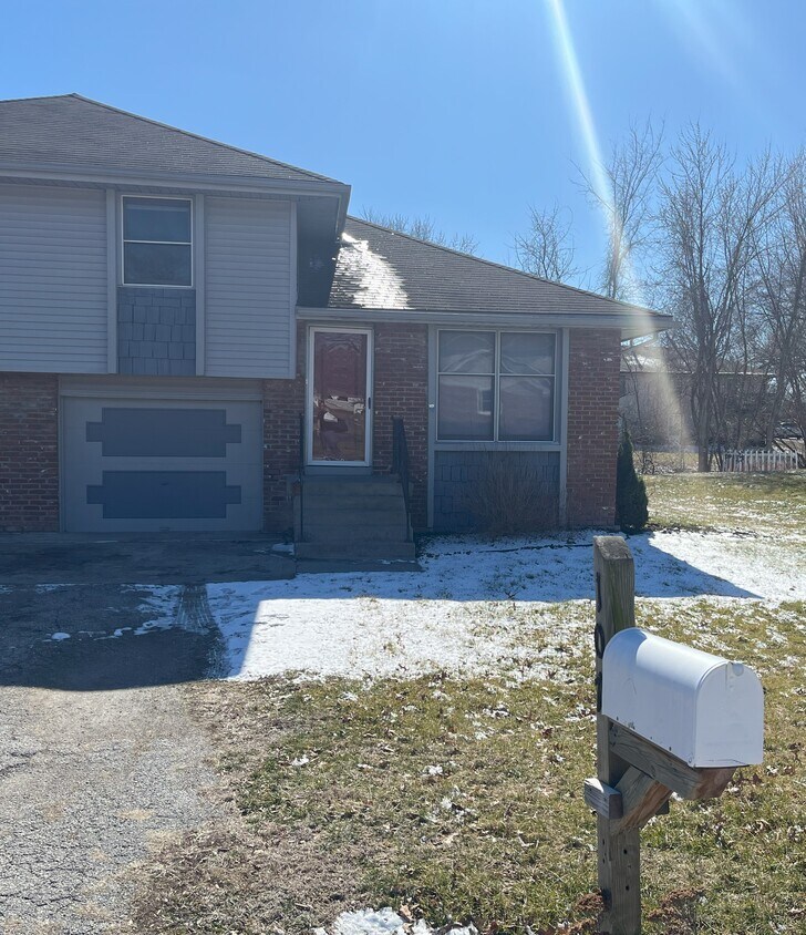 107 W 3 St, Kearney, MO 64060 House Rental in Kearney, MO