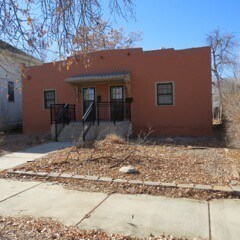 Primary Photo - Quaint Bungalow