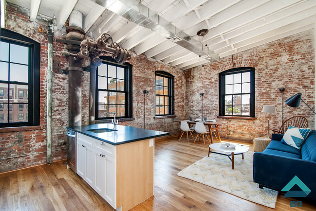 Building Photo - 103 N 10th St