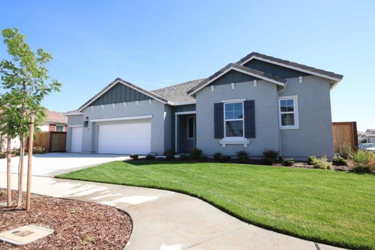 Absolutely Stunning 4 Bedroom Home Alquileres en Elk Grove, CA