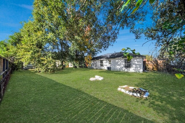 Building Photo - 3926 Florinda St