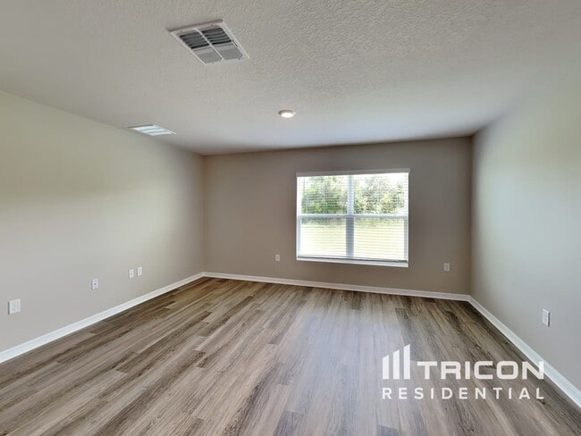 Building Photo - 12120 Kingsley Trl