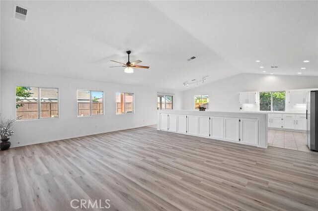 Foto del edificio - 41617 Beadling Rd