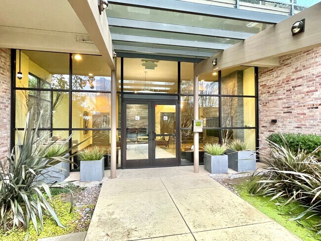 Foto del edificio - Great Condo For Rent