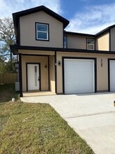 Building Photo - 161 S 10th St