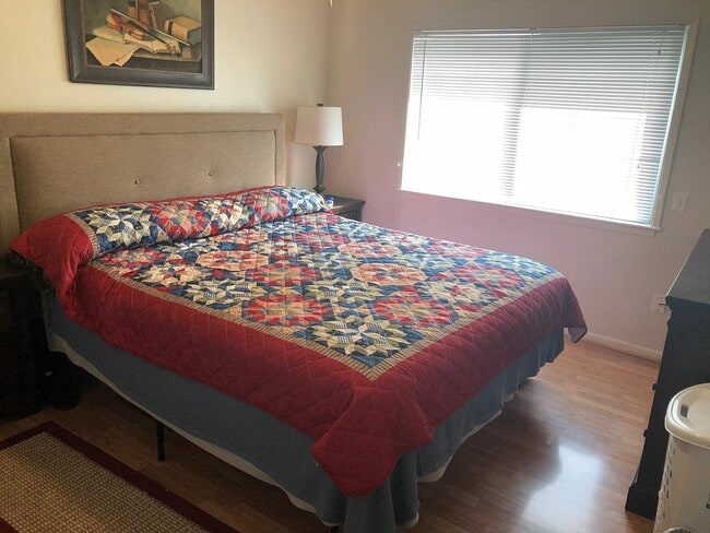 Foto del edificio - 1022 Linden St