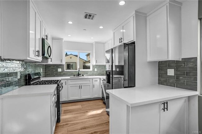 Building Photo - 2124 W 238th St