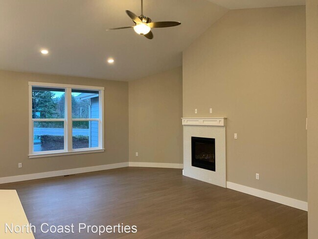 Building Photo - 4 br, 2 bath House - 1345 Seabright Way