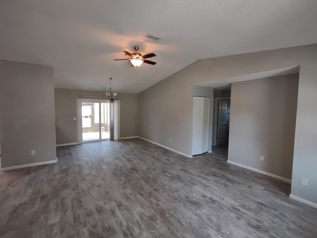 Building Photo - Indian Trails 3 Bedroom 2 Bath!