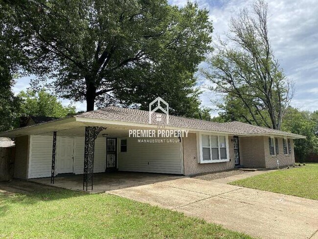 Photo - 4590 Boeingshire Dr House