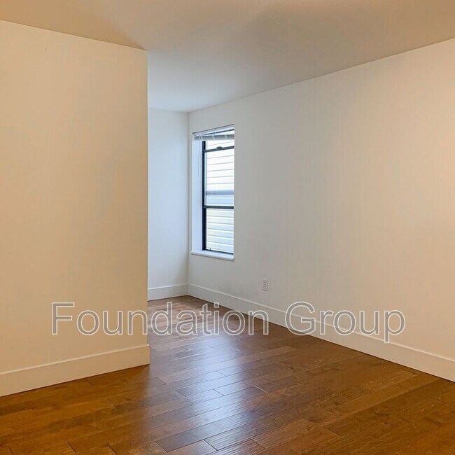 Foto del edificio - 9400 Roosevelt Way NE