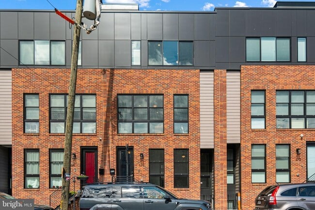 Building Photo - 670 N 13th St