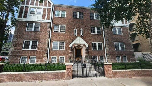 Building Photo - 963 Logan St