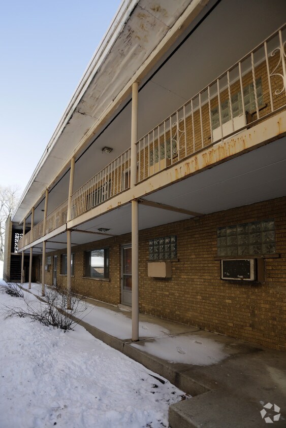 Building Photo - 8751 S Cottage Grove Ave