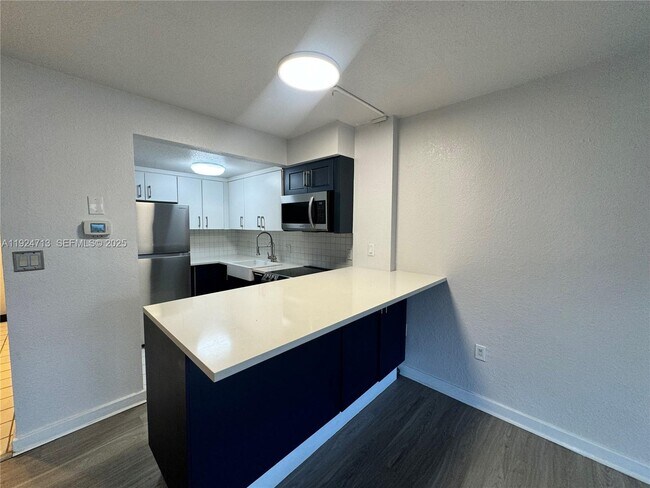 Foto del edificio - 1650 NE 115th St